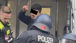 חמולה עזתית תמיכה תומכת חמאס מטרידה אלימה ב ברלין גרמניה הפגנות פרו פלסטינאיות אלימות 