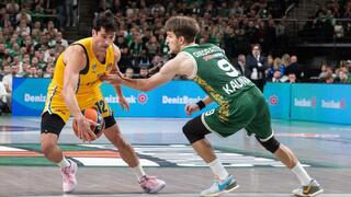 שחקן מכבי ת"א ג'ון דיברתולומיאו