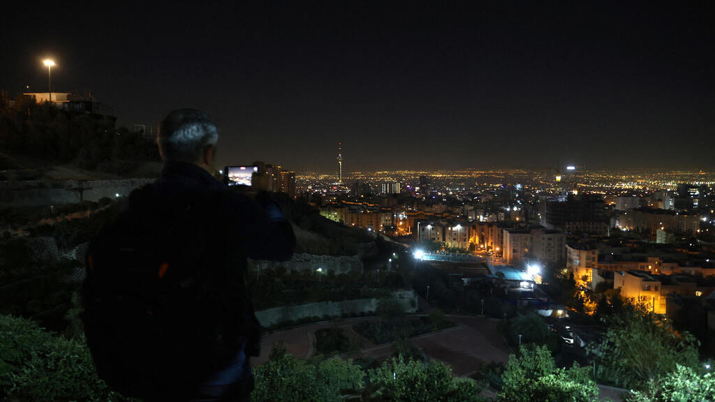 שמי טהרן, בירת איראן, בעת תקיפת ישראל