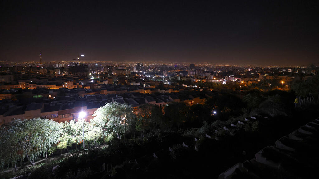 שמי טהרן, בירת איראן, בעת תקיפת ישראל
