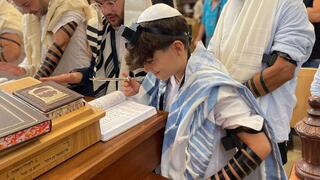 ארז קלדרון עולה לתורה