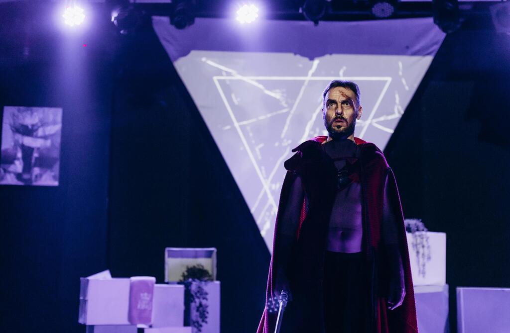 Сцена из спектакля "Macbeth AI" 