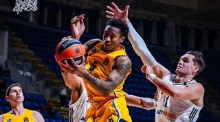 סייבן לי נכנס לקצב