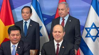 נתניהו וברקת בעת חתימת ההסכם, בשנה שעברה