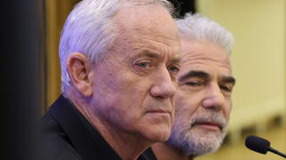 ראש האופוזיציה יאיר לפיד ויו״ר המחנה הממלכתי בני גנץ בהצהרה מיוחדת על רקע ההתפתחויות בפרשה הביטחונית של הדלפת מסמכים מסווגים