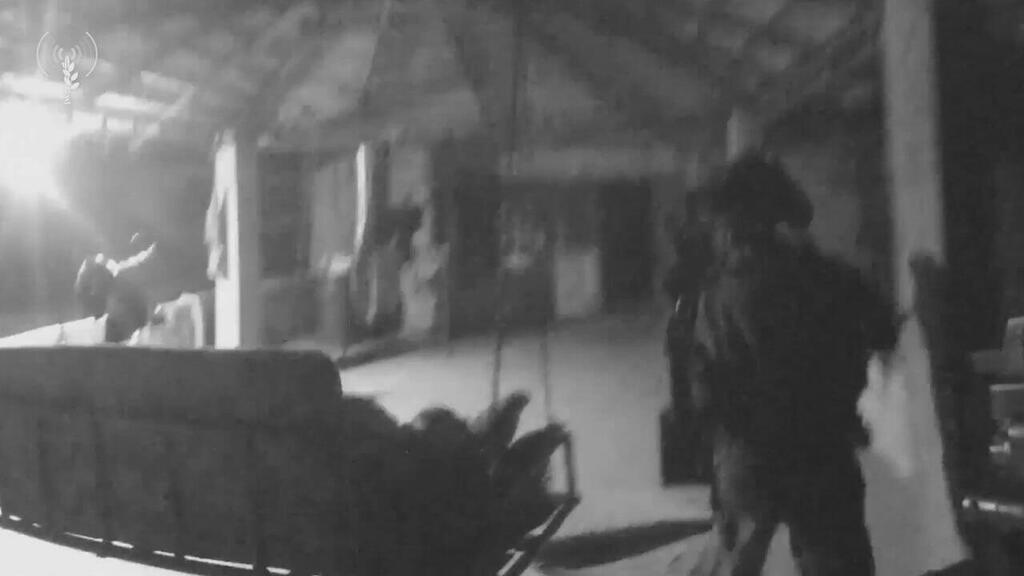 במהלך פעילות מבצעית יזומה בשטח סוריה, עצרו לוחמי יחידת אגוז עם חוקרי שטח של יחידה 504 פעיל תשתיות טרור של איראן בחזית הסורית