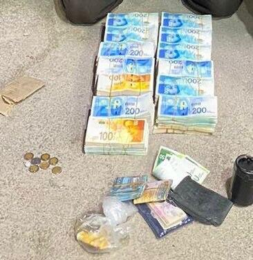 Over a million shekels found in possession of a man suspected of funding terror (Photo: Police) Over a million shekels found in possession of a man suspected of funding terror