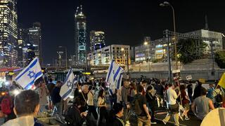  מחאה נגד פיטורי שר הביטחון יואב גלנט בצומת קפלן