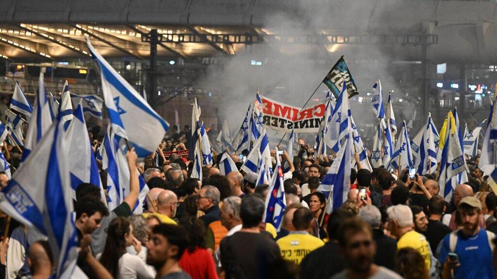מחאות נגד פיטורי גלנט בתל אביב