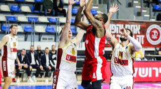 כריס ג'ונסון במאבק