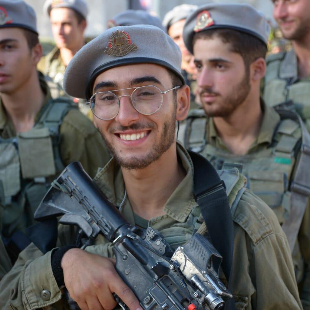 סמל אריאל סוסנוב, מירושלים, לוחם בגדוד ההנדסה 605, עוצבת 'ברק' (188), נפל בלחימה בצפון.