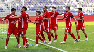 שחקני הפועל תל אביב חוגגים