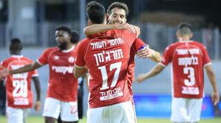 שחקני הפועל באר שבע חוגגים