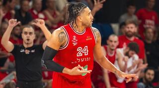 איש ויינרייט חוגג