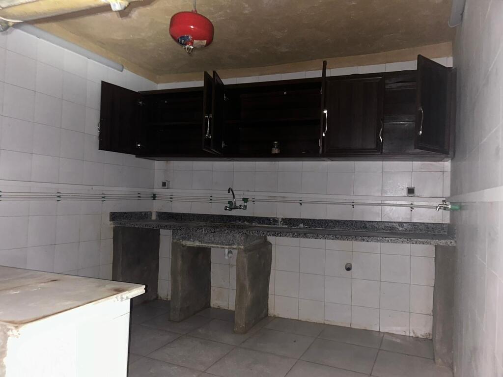  תיעוד של מתחם הטרור התת-קרקעי בתוך בית הקברות