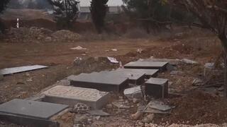  תיעוד של מתחם הטרור התת-קרקעי בתוך בית הקברות