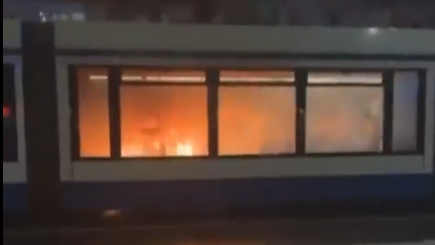  אמסטרדם מתפרעים הציתו קרון רכבת