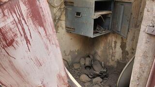 פגיעה ישירה של רקטה שנורתה מלבנון בבניין מגורים בכרמיאל
