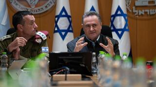 שר הביטחון ישראל כ"ץ בפגישה ראשונה עם הרמטכ"ל הרצי הלוי בפורום המטה הכללי