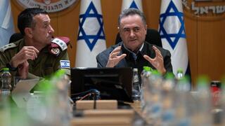 שר הביטחון ישראל כ"ץ בפגישה ראשונה עם הרמטכ"ל הרצי הלוי בפורום המטה הכללי