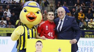 ים מדר מקבל כבוד מפנרבחצ'ה