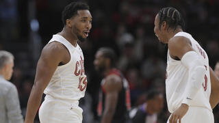 מיצ'ל ואייזק אוקורו