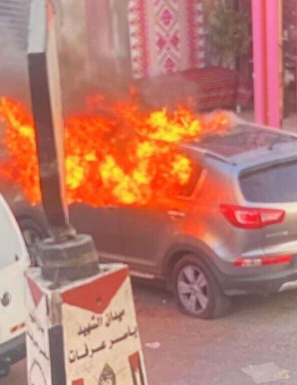 רכב ישראלי שהותקף בעיירה אבו דיס שבמרחב ירושלים