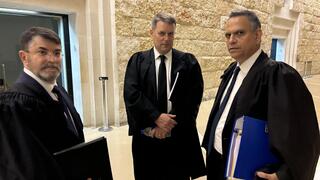 העליון ירושלים - דיון בקשת רשות ערעור במסגרת הבקשה פרקליטות המדינה מבקשת להשאיר במעצר את אלי פלדשטיין