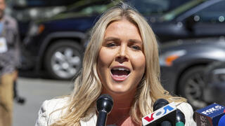 דונלד טראמפ מינה את קרוליין לוויט לדוברת הבית הלבן החדשה 