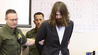 הרוצח סם וודוורד בבית המשפט