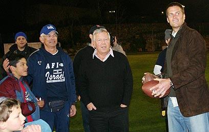 Tom Brady and Kraft in Israel, 2006 (צילום: David Tuttle Cohen AFI) Tom Brady and Kraft in Israel, 2006
