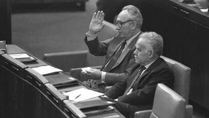 Shimon Peres, left, with Yitzhak Shamir, as part of the unity government (Photo: GPO) Shimon Peres, left, with Yitzhak Shamir, as part of the unity government