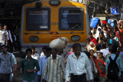 Mumbai. 'In India, people admire you for being Jewish and it's safe for Jews, but it's difficult to fully follow Judaism and tradition' (Photo: AP) (צילום: AP) Mumbai. 'In India, people admire you for being Jewish and it's safe for Jews, but it's difficult to fully follow Judaism and tradition' (Photo: AP)