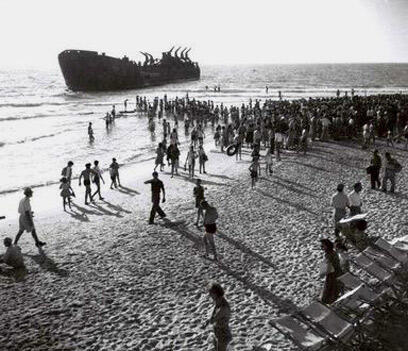 The Altalena (Photo: Teddy Brauner, GPO)