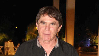 העיתונאי משה נוסבאום נפצע בינוני כשחצה כביש