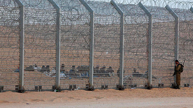 141 people have managed to cross the fence this year (Photo: Reuters, Archive) (צילום: רויטרס) 141 people have managed to cross the fence this year (Photo: Reuters, Archive)