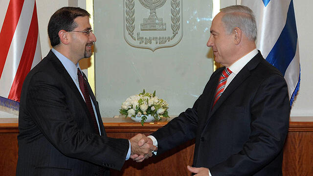 Shapiro (L) and Netanyahu (Photo: Amos Ben Gershom, GPO)