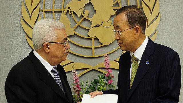 Palestinian President Abbas and UN Secretary-General Ban (Photo: AFP)