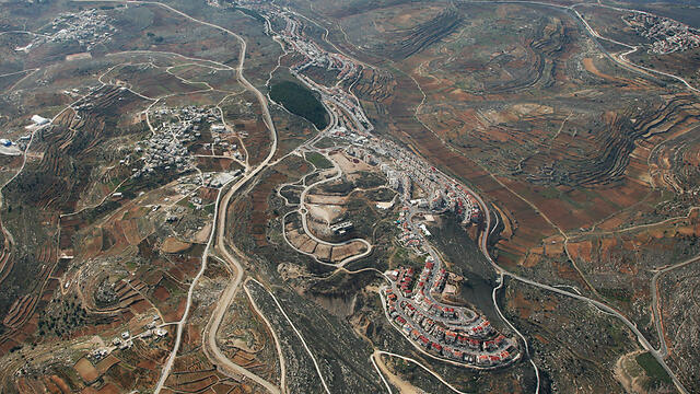 Efrat (Photo: Ilan Arad, Lowshot.com) (צילום: אילן ארד, lowshot.com ) Efrat (Photo: Ilan Arad, Lowshot.com)