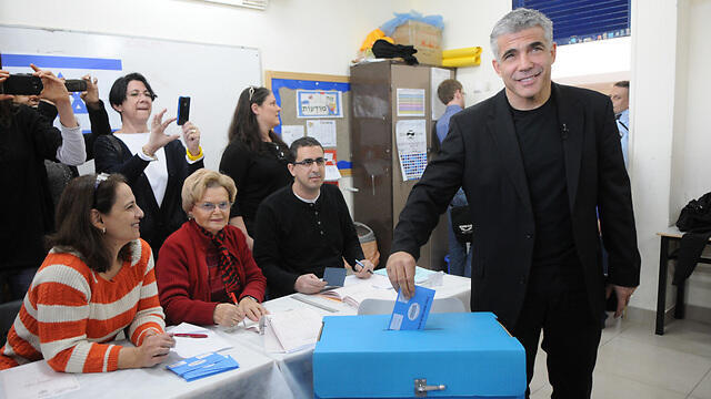 Lapid's Yesh Atid polled at 13 seats (Photo: Yaron Brenner) (צילום: ירון ברנר) Lapid's Yesh Atid polled at 13 seats (Photo: Yaron Brenner)