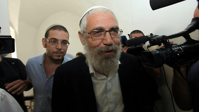 Rabbi Elon in court (Photo: Gil Yohanan)
