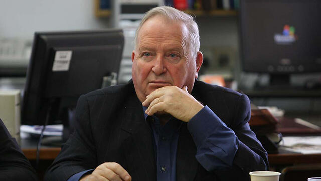 Former minister Avraham Shochat (Photo: Gil Yohanan)