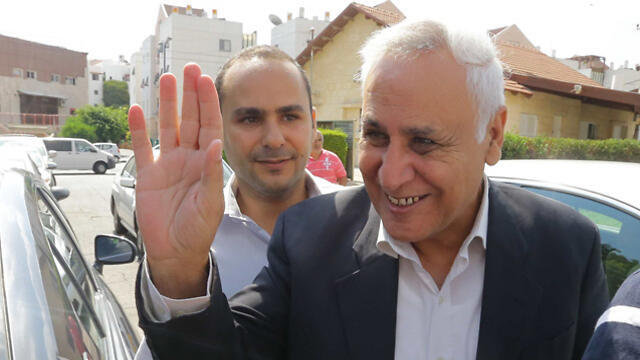 Katsav going on furlough (Photo: Gadi Kabalo)