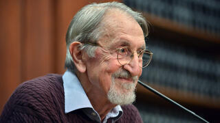 פרופ' מרטין קרפלוס