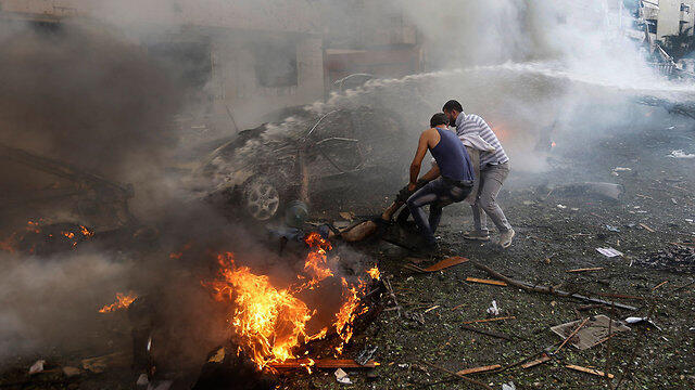 פיצוץ ליד שגרירות איראן ב ביירות לבנון 