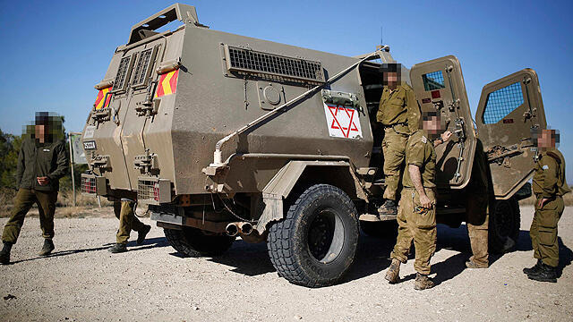 Soldiers on Kibbutz Nahal Oz during Operation Protective Edge (Photo: Reuters)