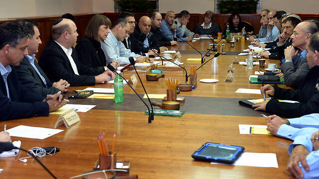 ועדת השרים לענייני סמלים וטקסים לקראת הלוויית אריאל שרון לימור לבנת 