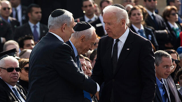 Biden and Netanyahu at the funeral of former PM Sharon (Photo: Reuters) (צילום: רויטרס) Biden and Netanyahu at the funeral of former PM Sharon (Photo: Reuters)