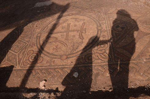The Byzantine mosaic (Photo: IAA) (צילום: באדיבות רשות העתיקות) The Byzantine mosaic (Photo: IAA)