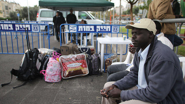 Reporting for Holot Center (Photo: Yaron Brenner)